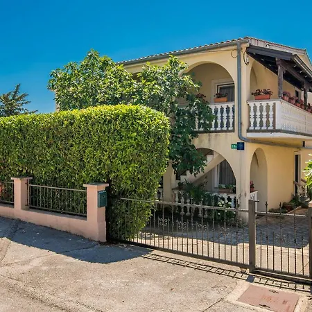 Beautiful In With Wifi Apartment Pinezici (Krk)